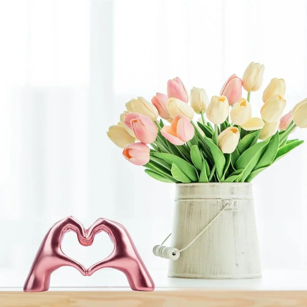 Small Shiny Pink Heart Hands Sculpture Decor for Living Room Bedroom Bookshelf